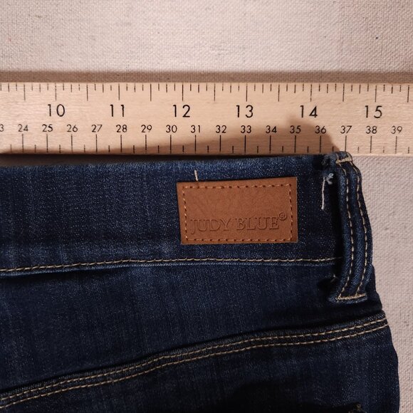 Judy Blue Denim Pull On Shorts Womens Size Large Cuffed Short Pants Jeans - Picture 4 of 12